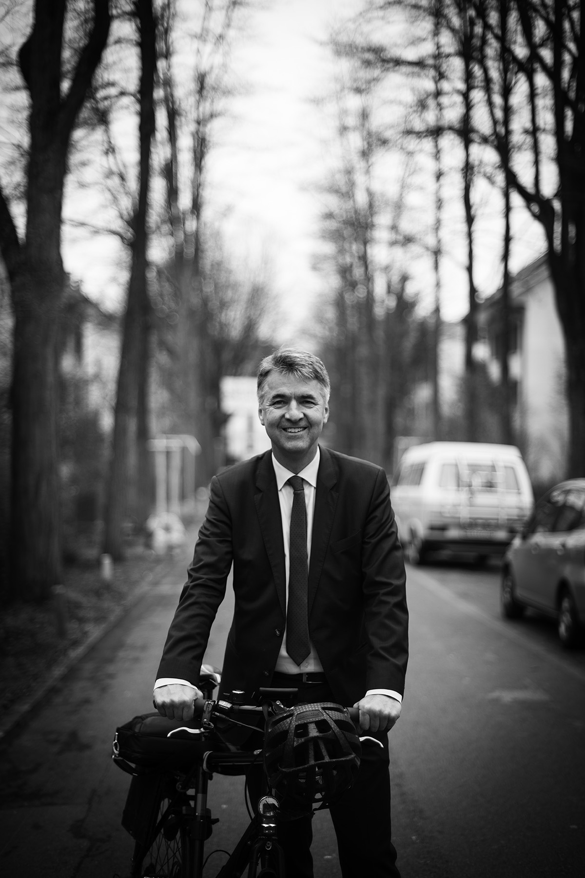 Portrait photography of Alex von Graffenried, mayor of Berne für the Murifeldbuch 2018